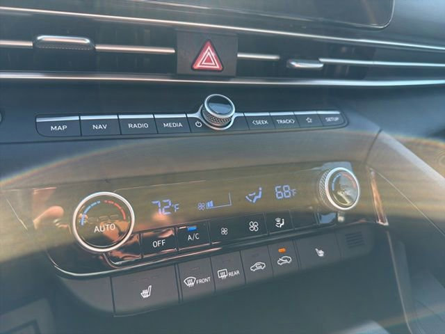 Certified 2023 Hyundai Elantra Limited image 18