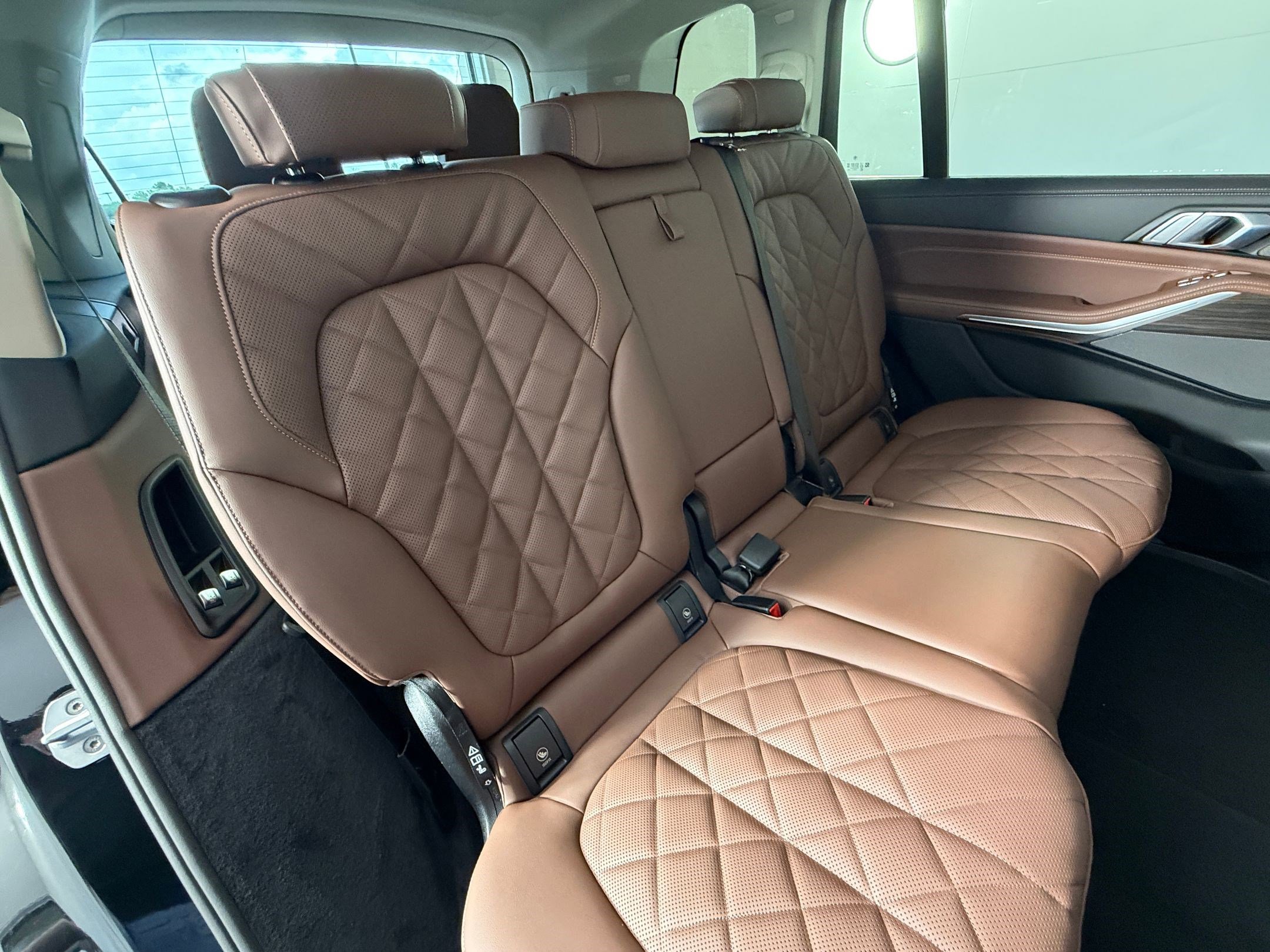 New 2027 BMW X7 xDrive40i image 33