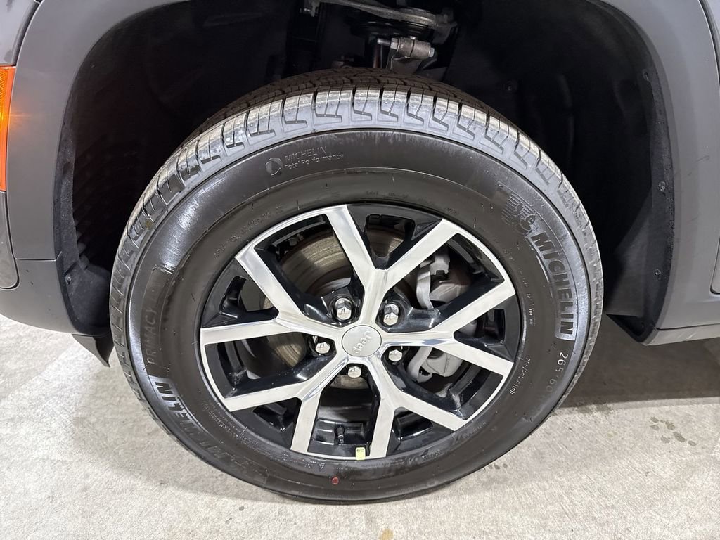 Used 2025 Jeep Grand Cherokee Limited image 26