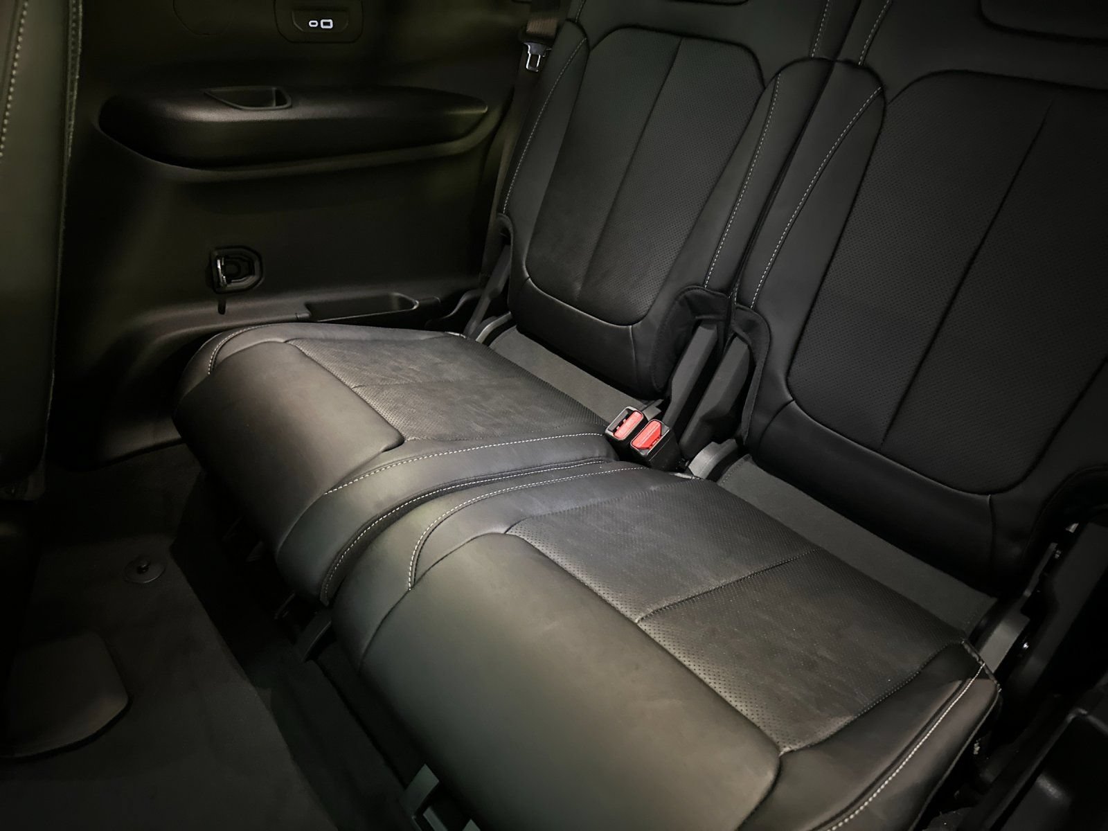 New 2026 Jeep Grand Cherokee L Limited AWD/4WD image 14