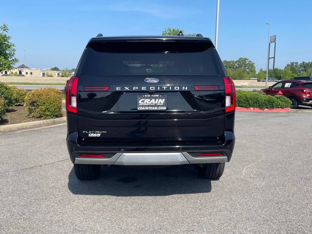 Used 2025 Ford Expedition Platinum w/ Driver's Package AWD/4WD image 6