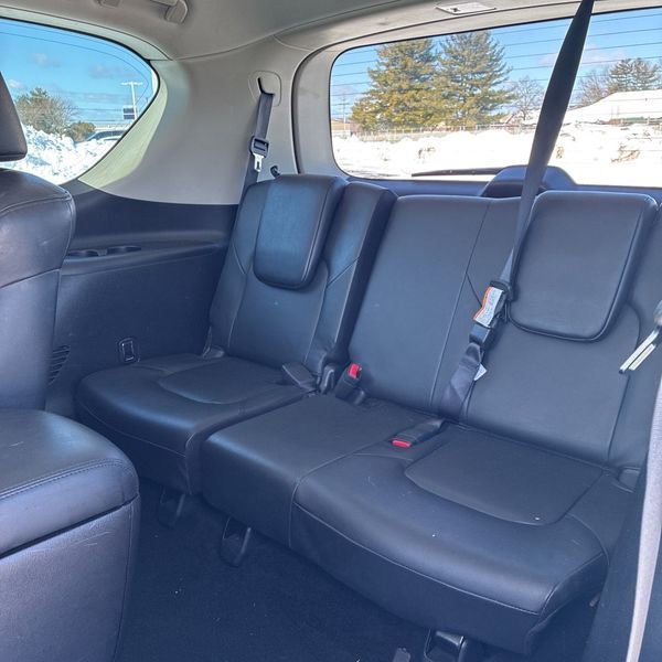 Used 2023 Nissan Armada SL w/ Captain's Chairs Package image 10