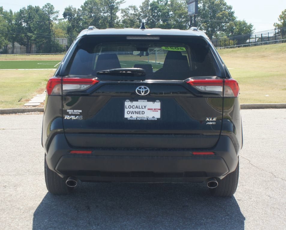 Used 2025 Toyota RAV4 XLE AWD/4WD image 3