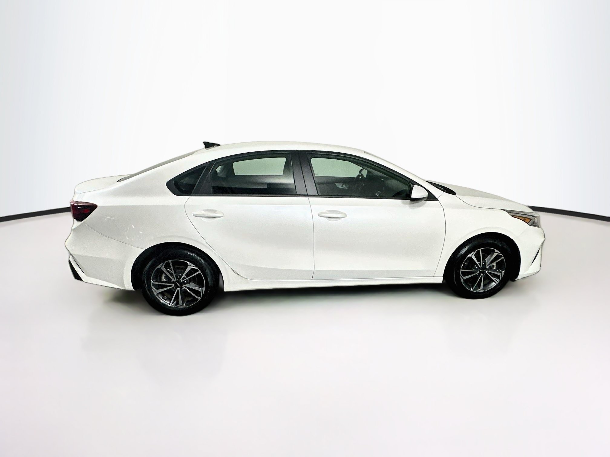 Used 2024 Kia Forte LXS FWD image 10