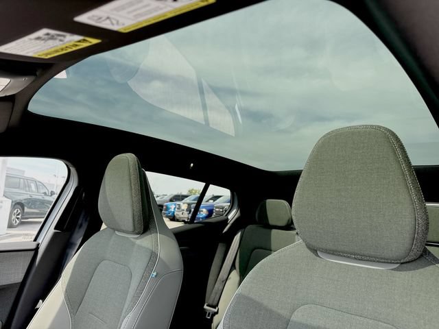 New 2026 Volvo EX30 Cross Country Ultra w/ Protection Package Premier AWD/4WD image 17