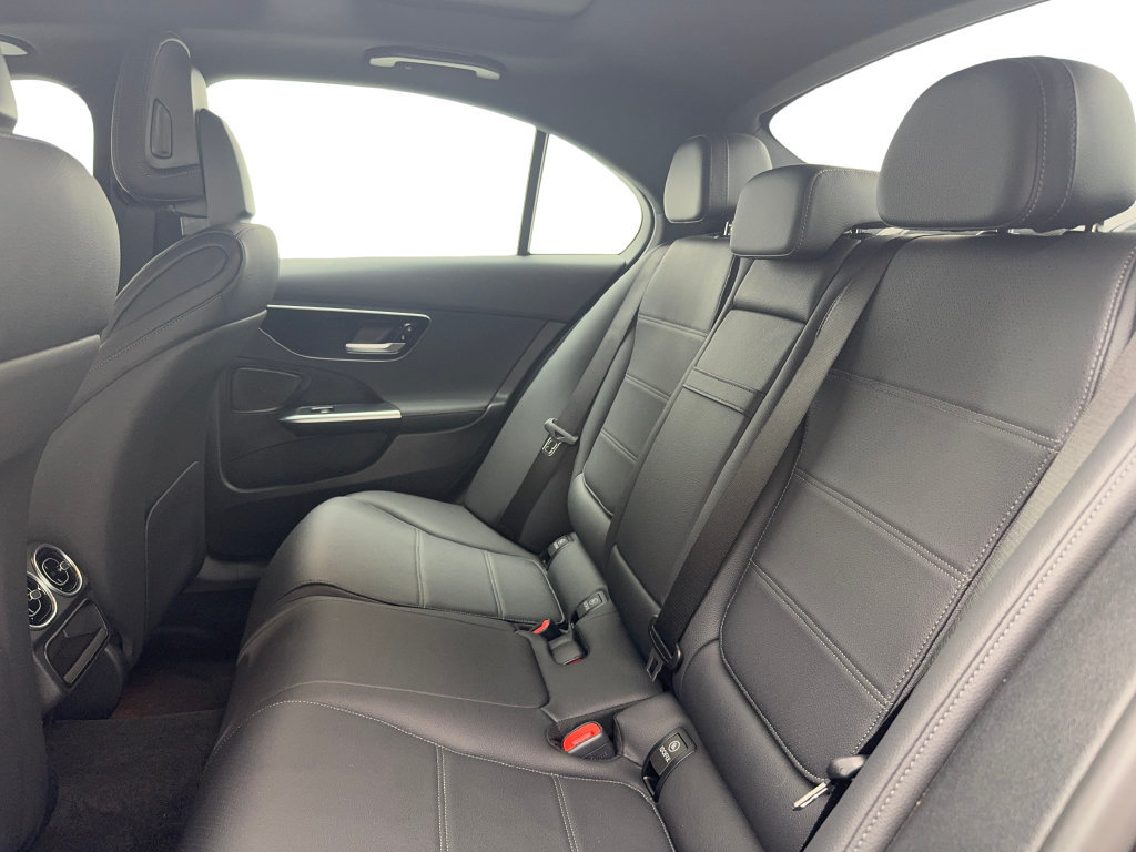 Used 2025 Mercedes-Benz C 300 4MATIC Sedan image 23