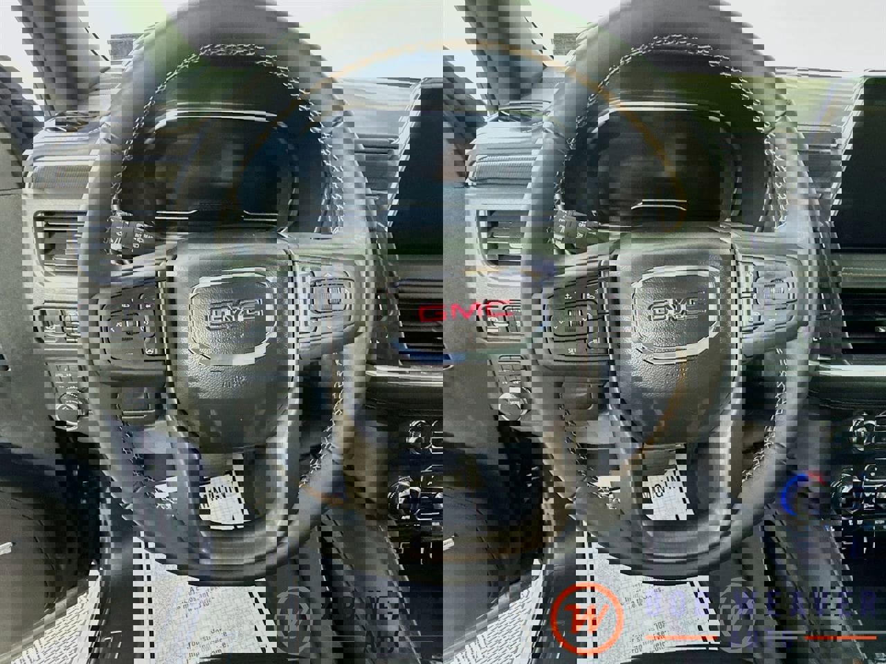 Used 2024 GMC Yukon XL AT4 AWD/4WD image 11