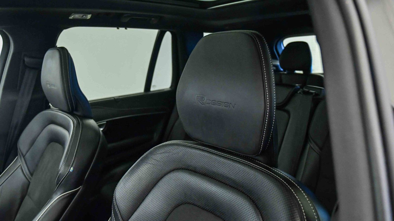 Used 2019 Volvo XC90 T8 R-Design w/ Advanced Package image 28