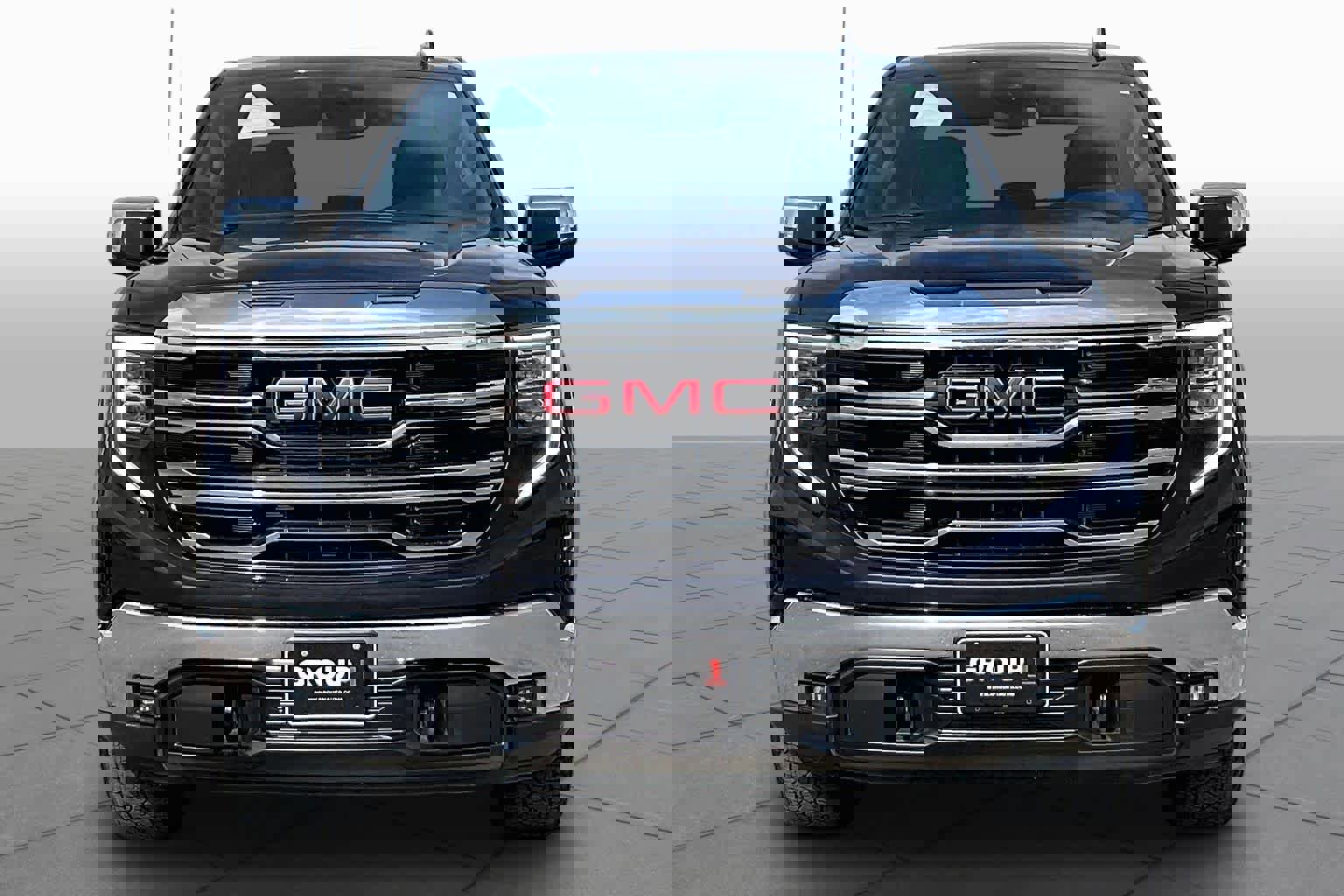 Used 2022 GMC Sierra 1500 SLT w/ SLT Convenience Package image 4