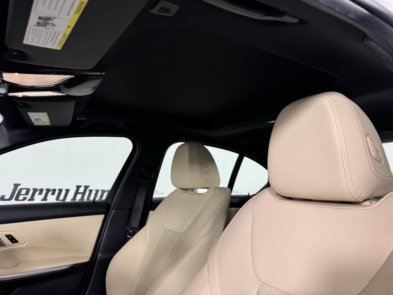 Used 2025 BMW 330i Sedan w/ Convenience Package RWD image 19