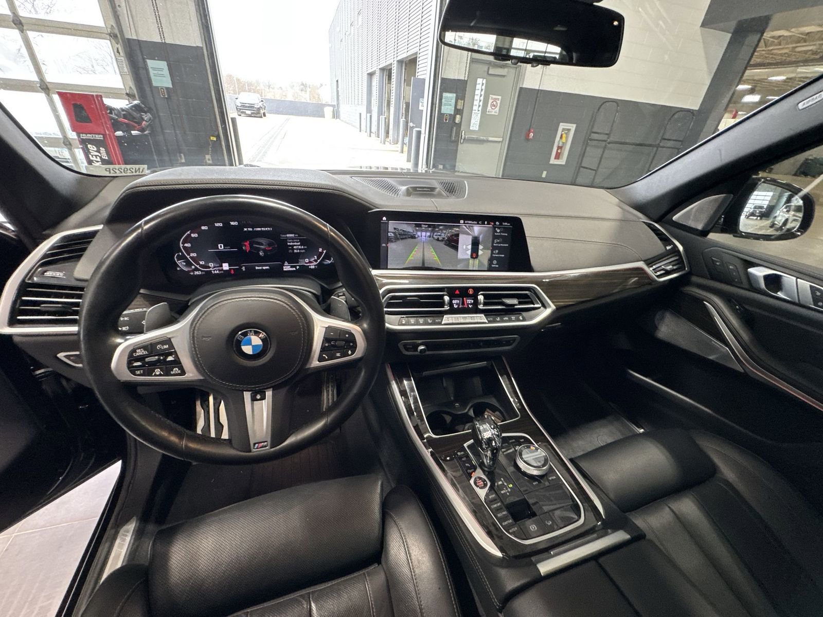 Used 2021 BMW X5 M50i w/ Executive Package image 30
