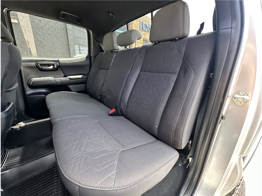 Used 2019 Toyota Tacoma TRD Sport w/ Technology Package AWD/4WD image 16