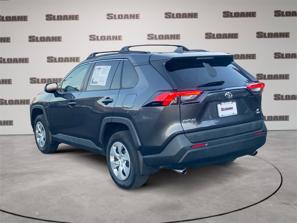 Used 2019 Toyota RAV4 LE image 3