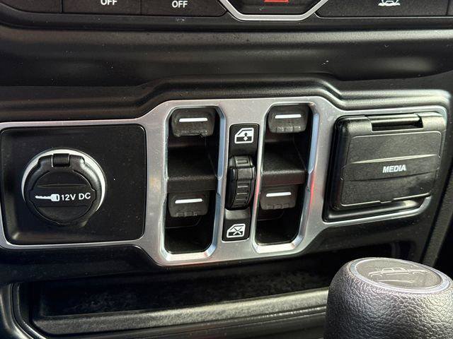 Certified 2021 Jeep Gladiator Willys image 28