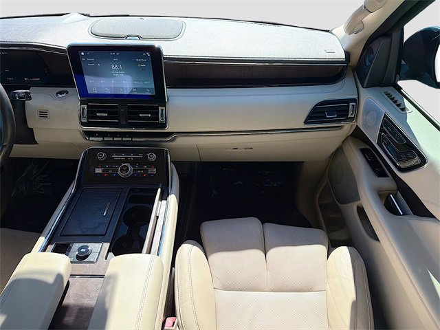 Used 2019 Lincoln Navigator Reserve image 19