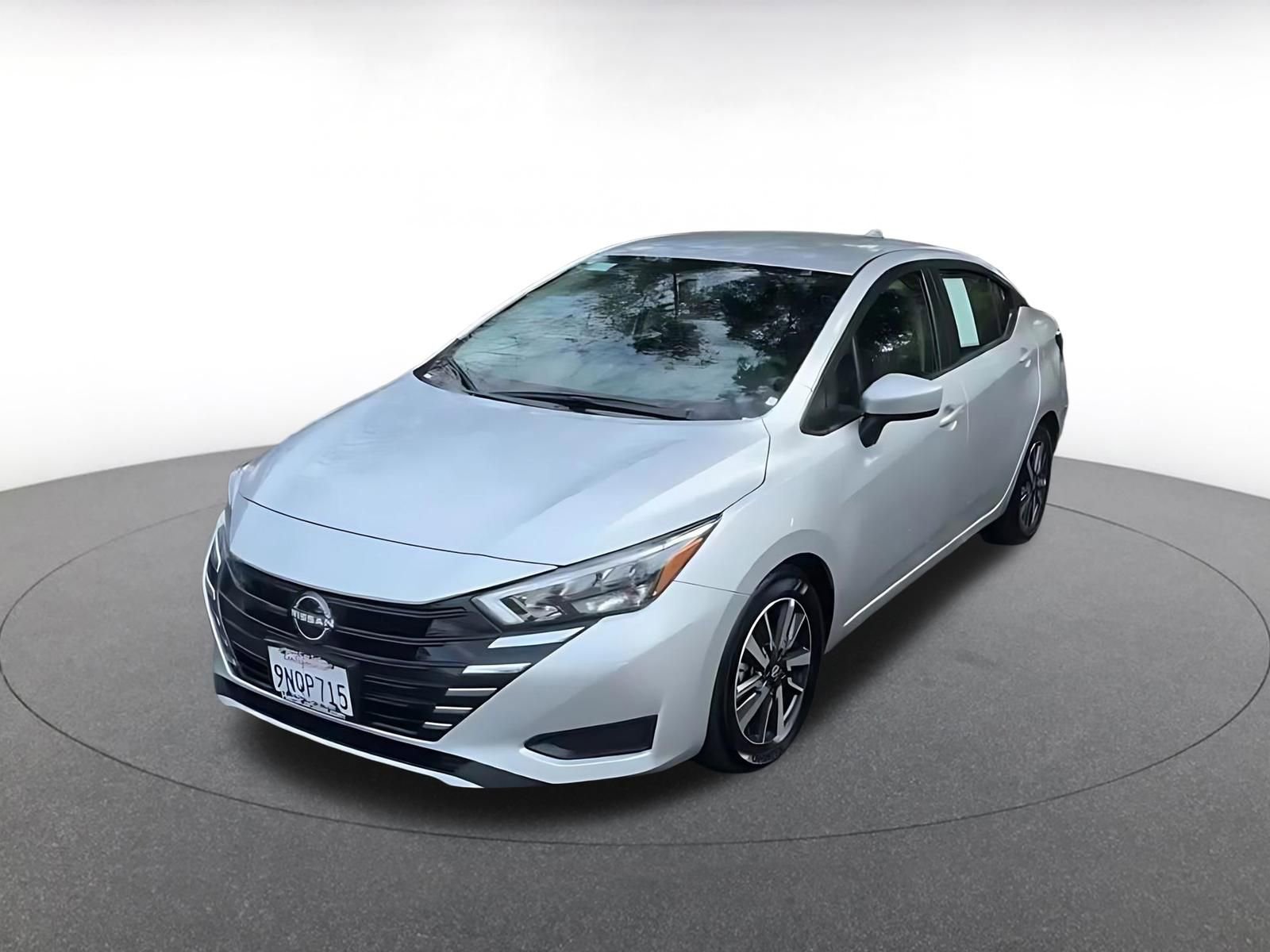 Used 2025 Nissan Versa SV image 7