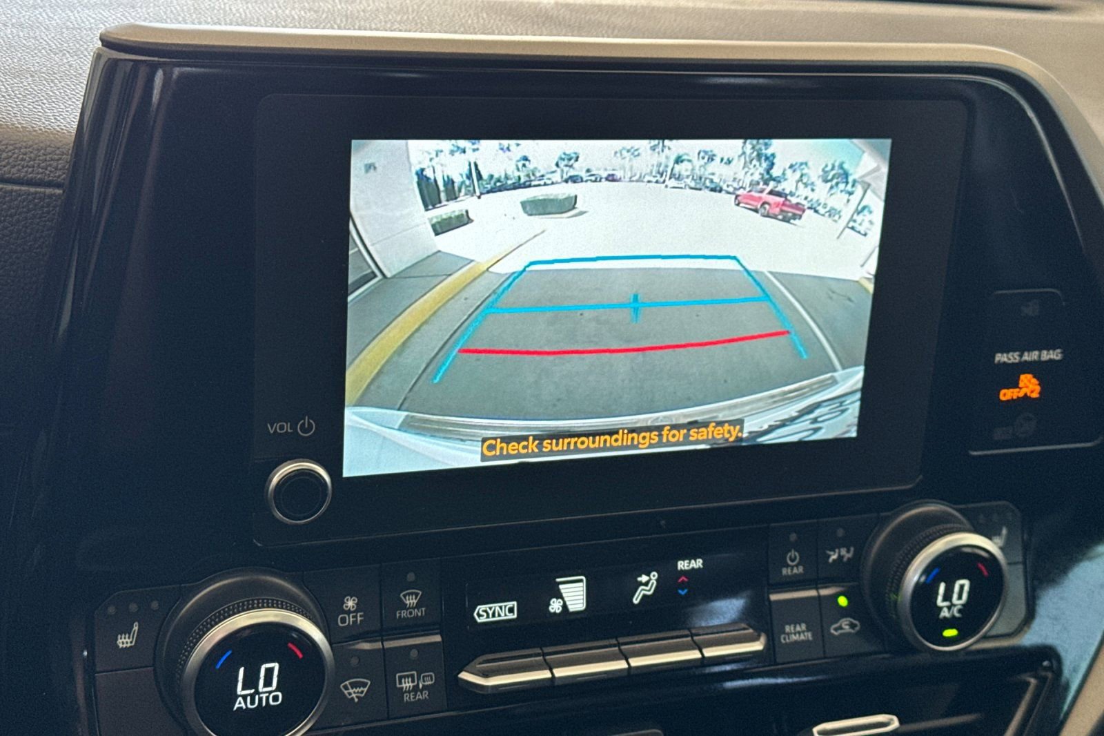 Used 2023 Toyota Highlander XLE w/ Protection Package #3 (TMS) FWD image 20