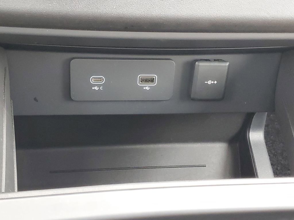 Certified 2024 Land Rover Defender 130 X AWD/4WD image 24