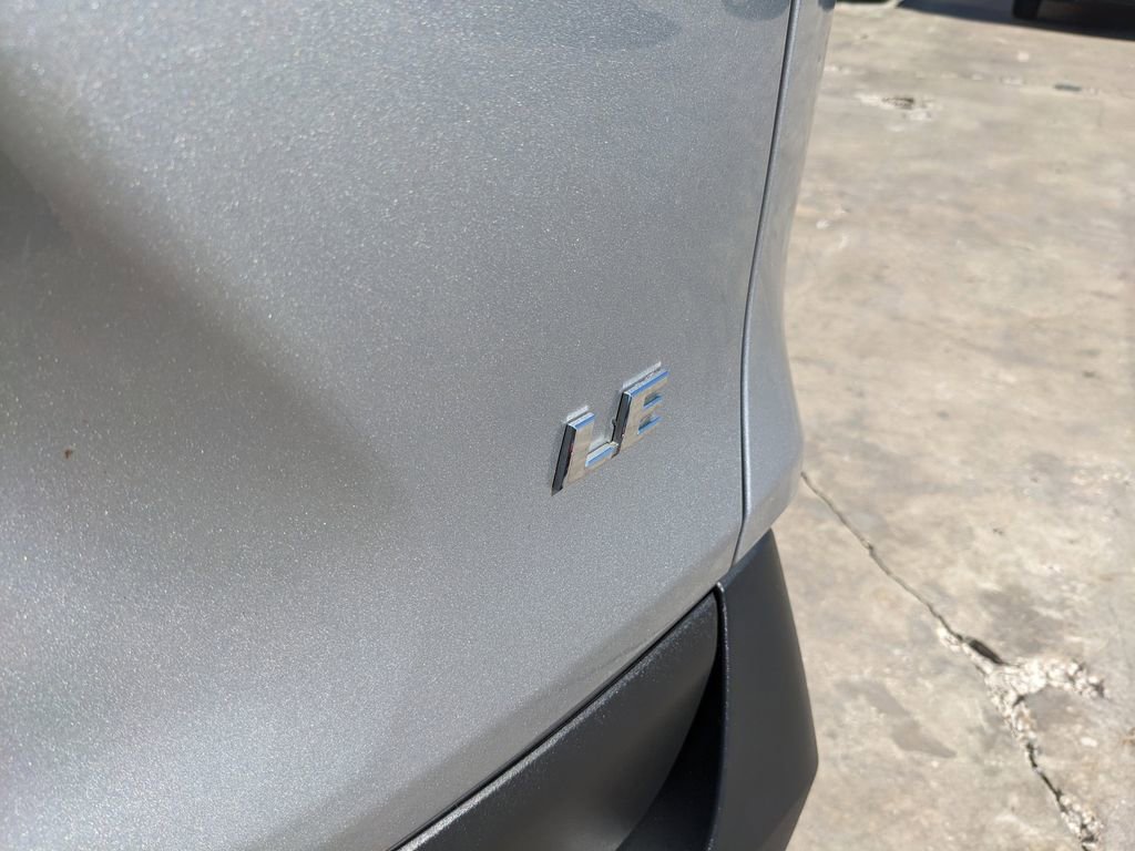 Used 2020 Toyota RAV4 LE image 13