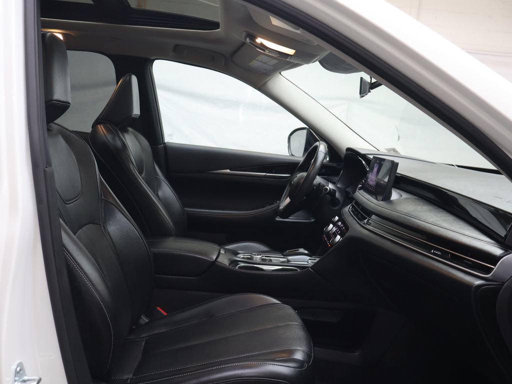 Used 2025 INFINITI QX60 Pure image 10