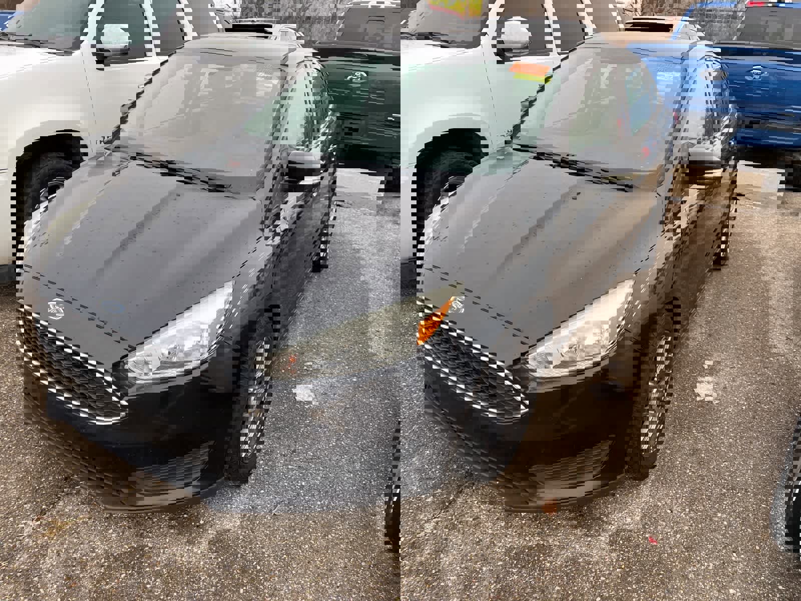 Used 2015 Ford Focus SE image 2