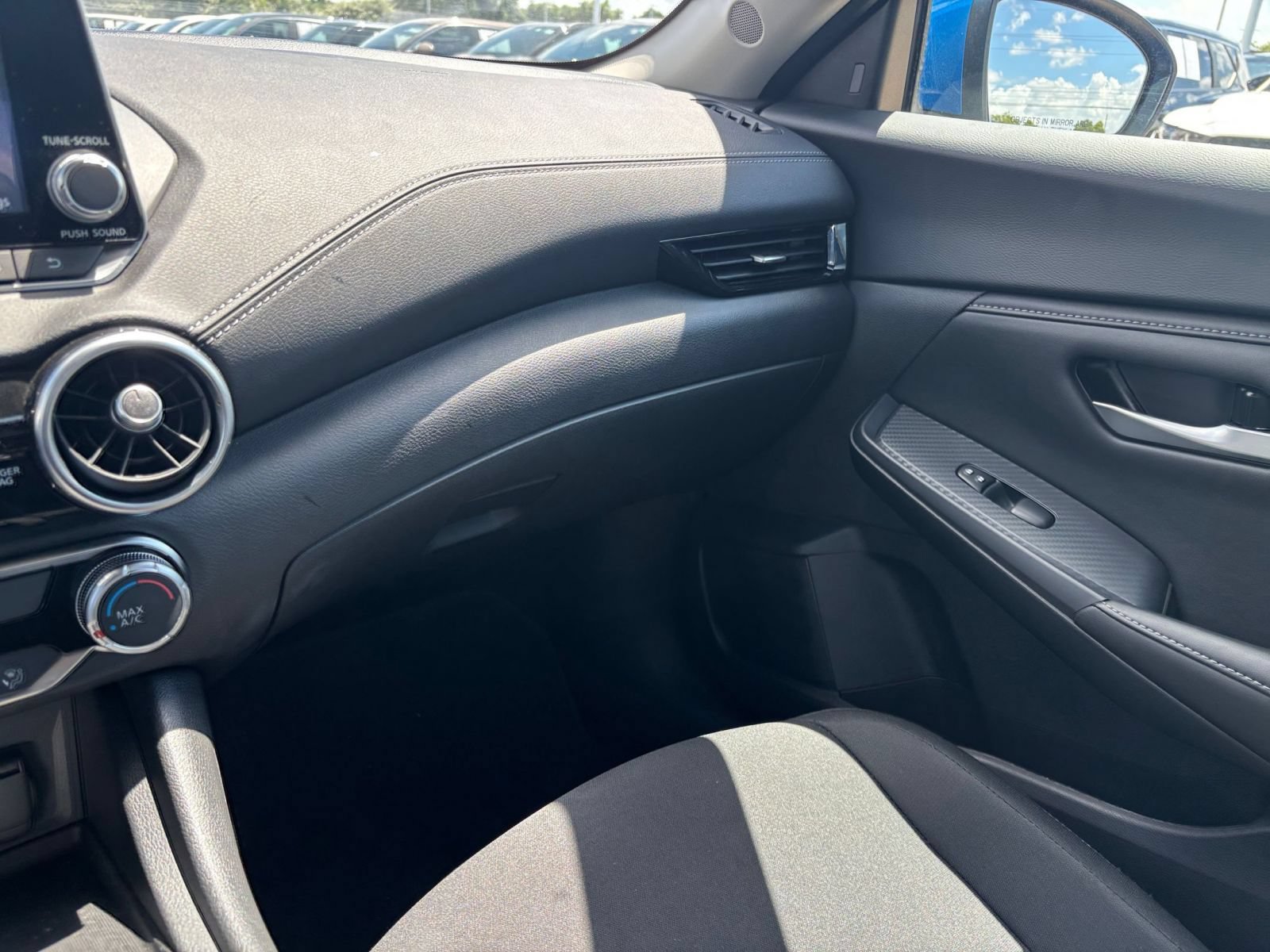 Used 2025 Nissan Sentra SV FWD image 33