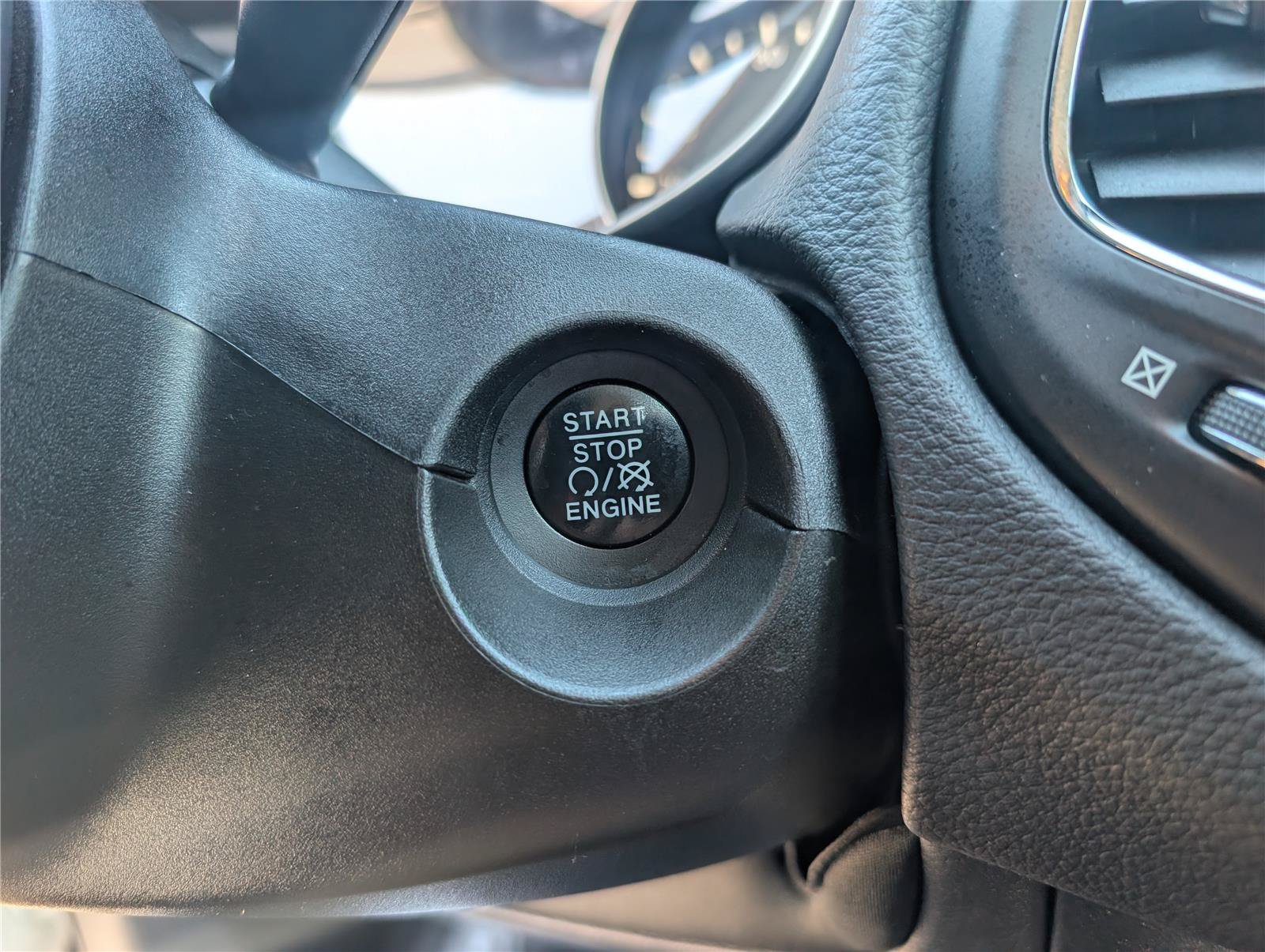 Used 2018 Jeep Compass Sport w/ Tech Group AWD/4WD image 25