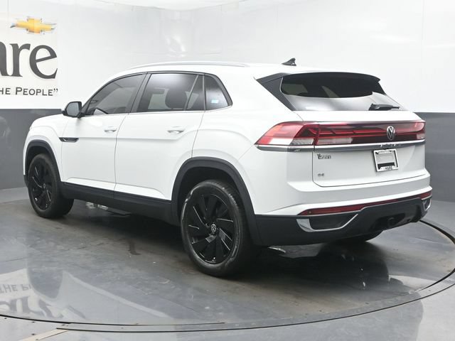 Used 2024 Volkswagen Atlas Cross Sport SE w/ Black Wheel Package FWD image 37
