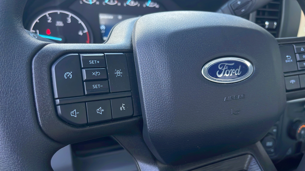 Used 2024 Ford F550 4x4 Regular Cab Super Duty image 16