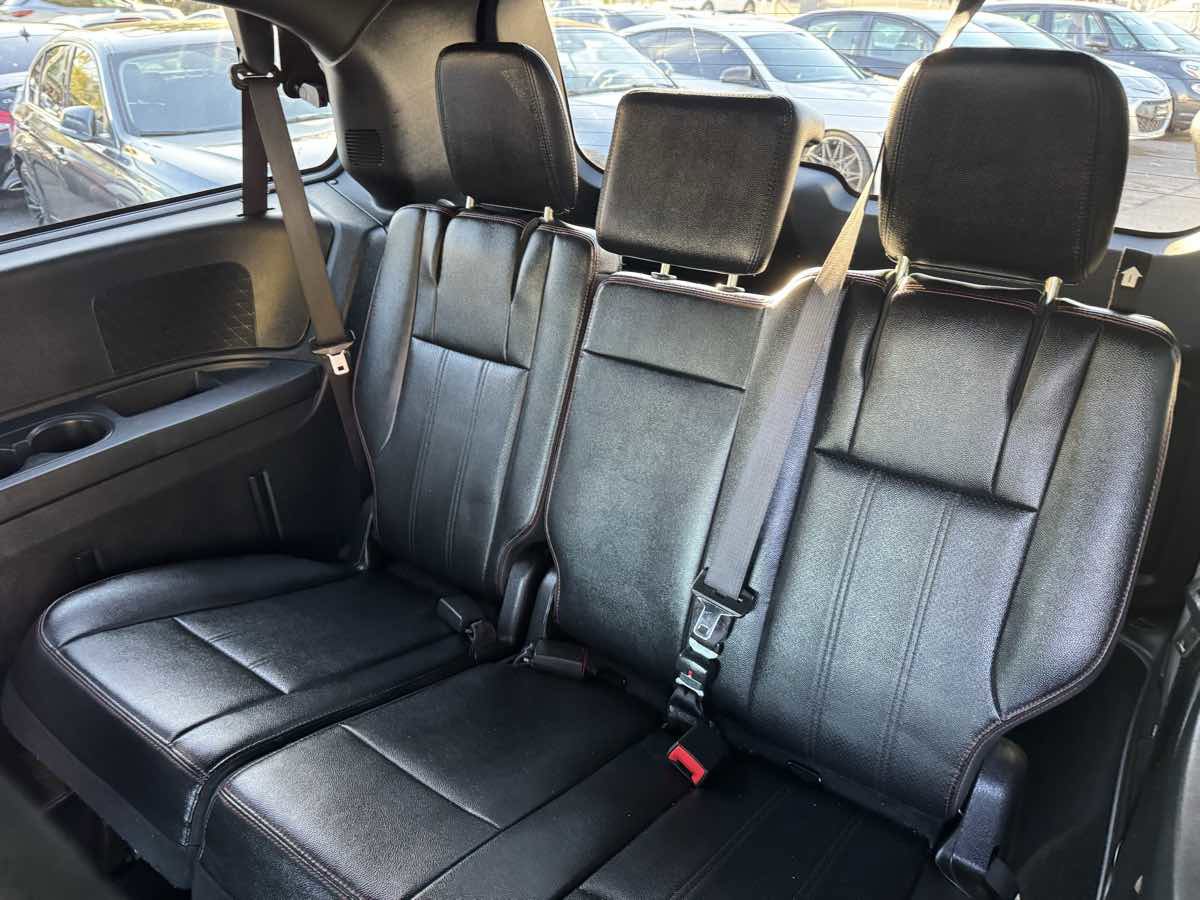 Used 2019 Dodge Grand Caravan GT image 16