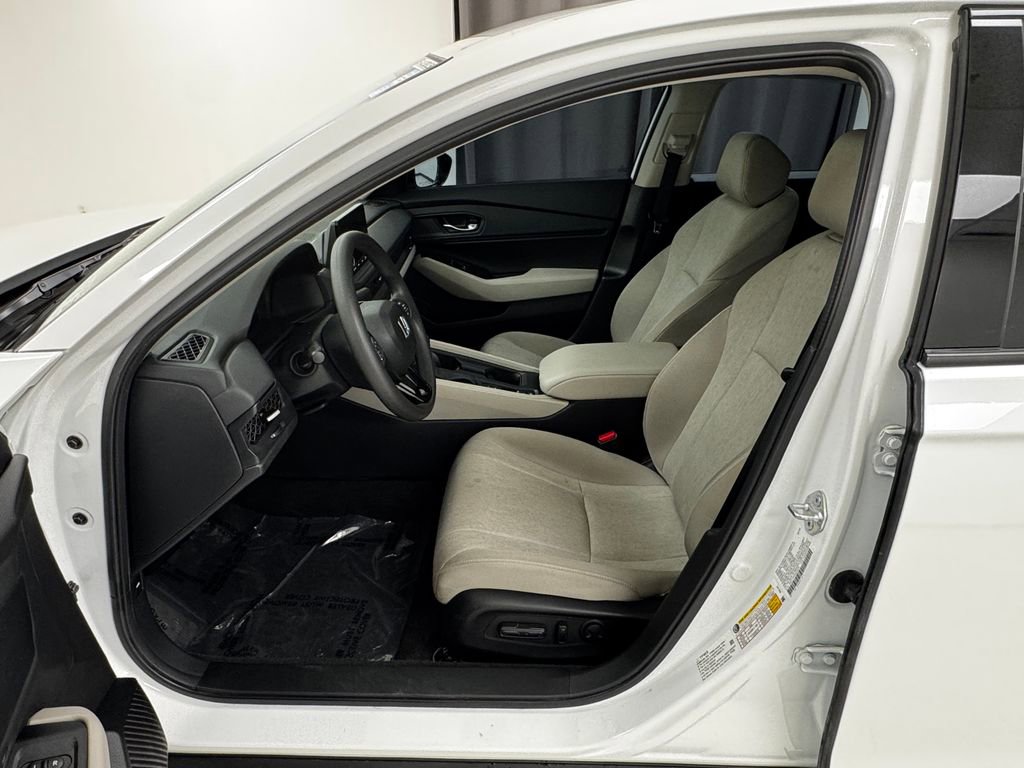 Used 2025 Honda Accord SE image 10