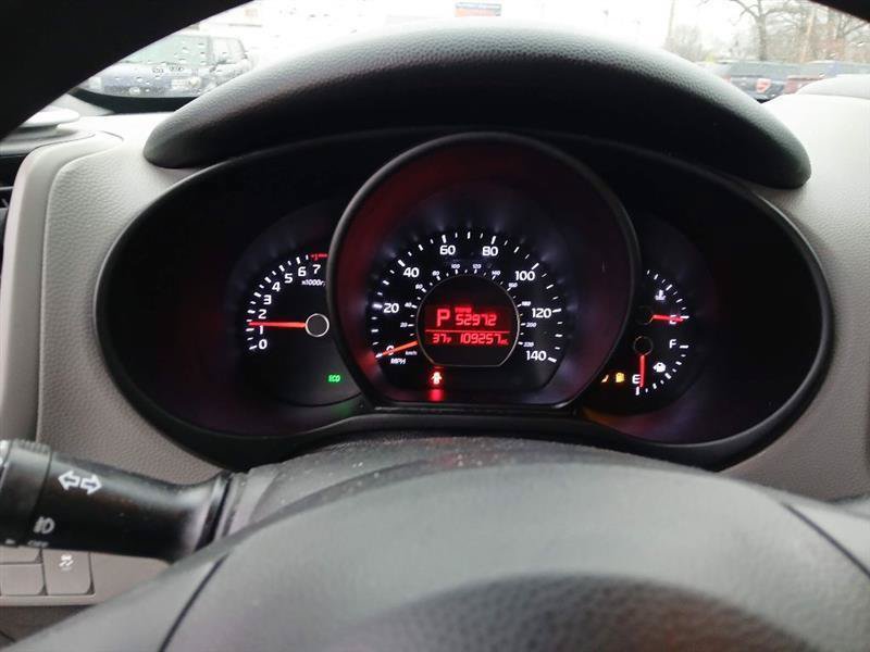 Used 2015 Kia Soul FWD image 16