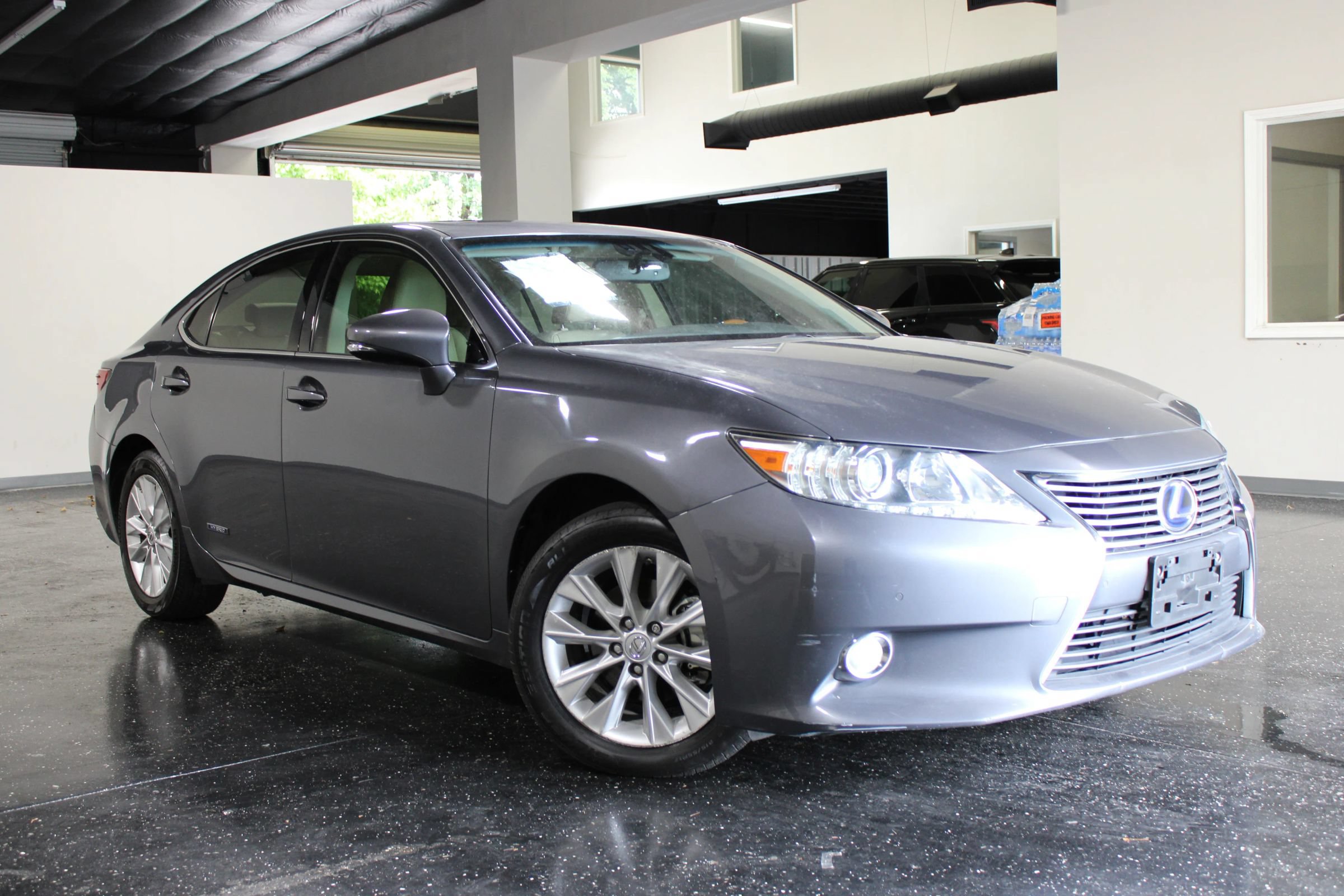 Used 2013 Lexus ES 300h w/ Luxury Pkg FWD image 42