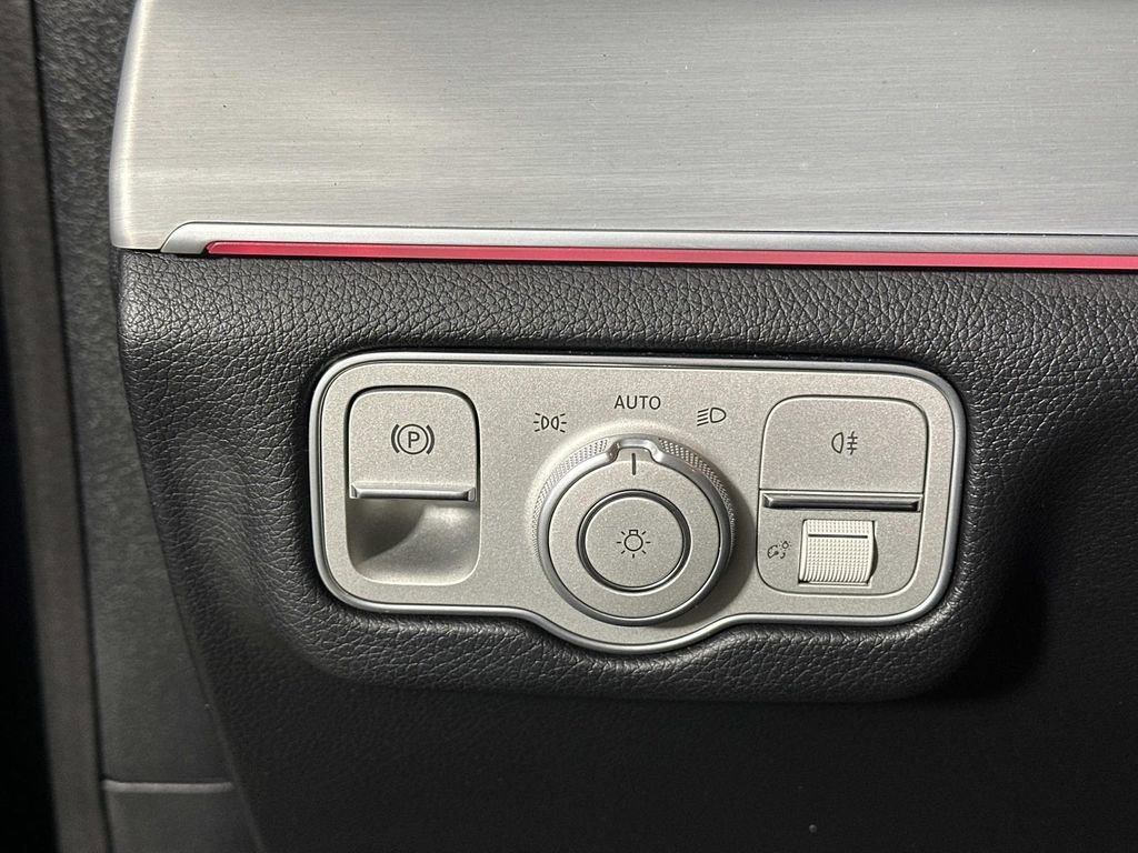 Used 2024 Mercedes-Benz GLS 450 4MATIC image 13