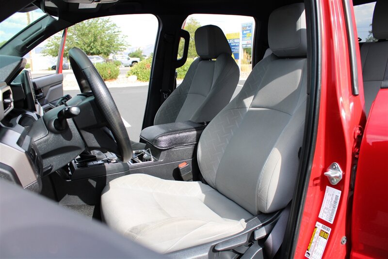 Used 2024 Toyota Tacoma SR5 AWD/4WD image 15