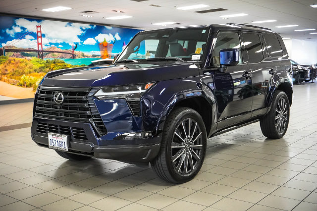 Used 2026 Lexus GX 550 w/ Accessory Package (2T) AWD/4WD image 3