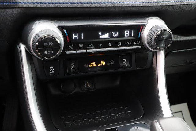 Used 2023 Toyota RAV4 SE image 30