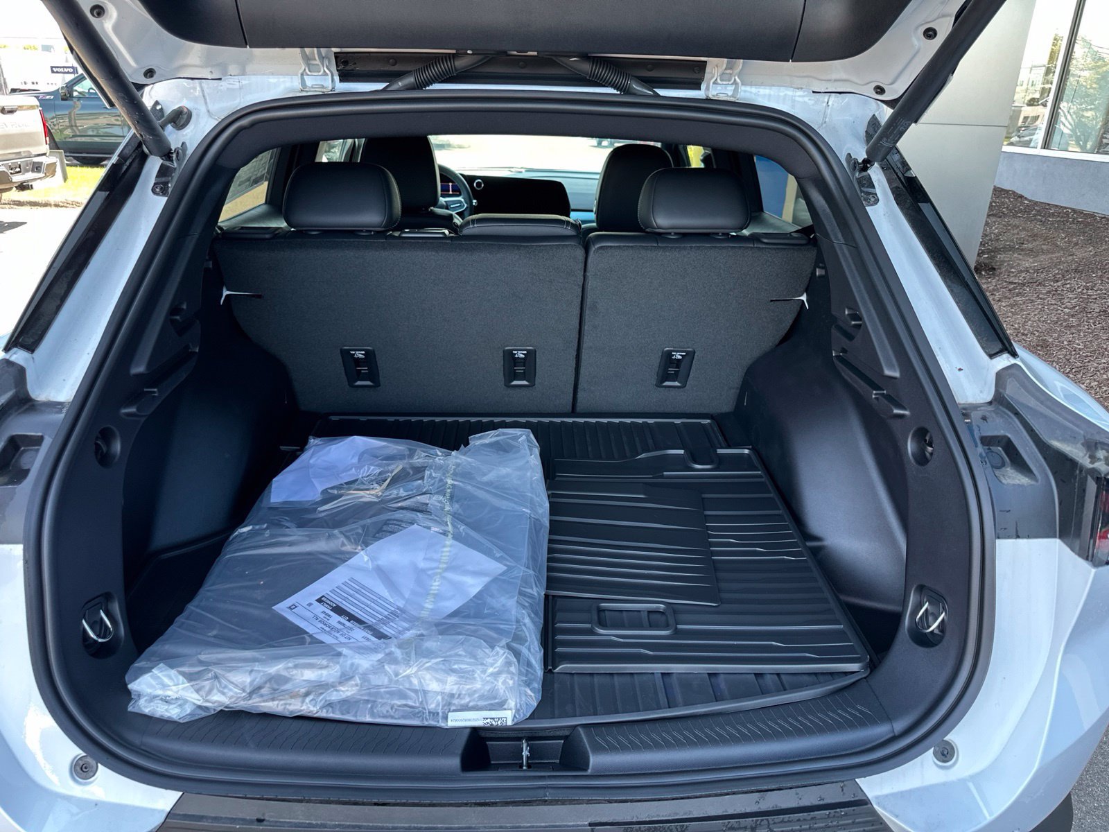 New 2026 Chevrolet Equinox EV LT FWD image 10