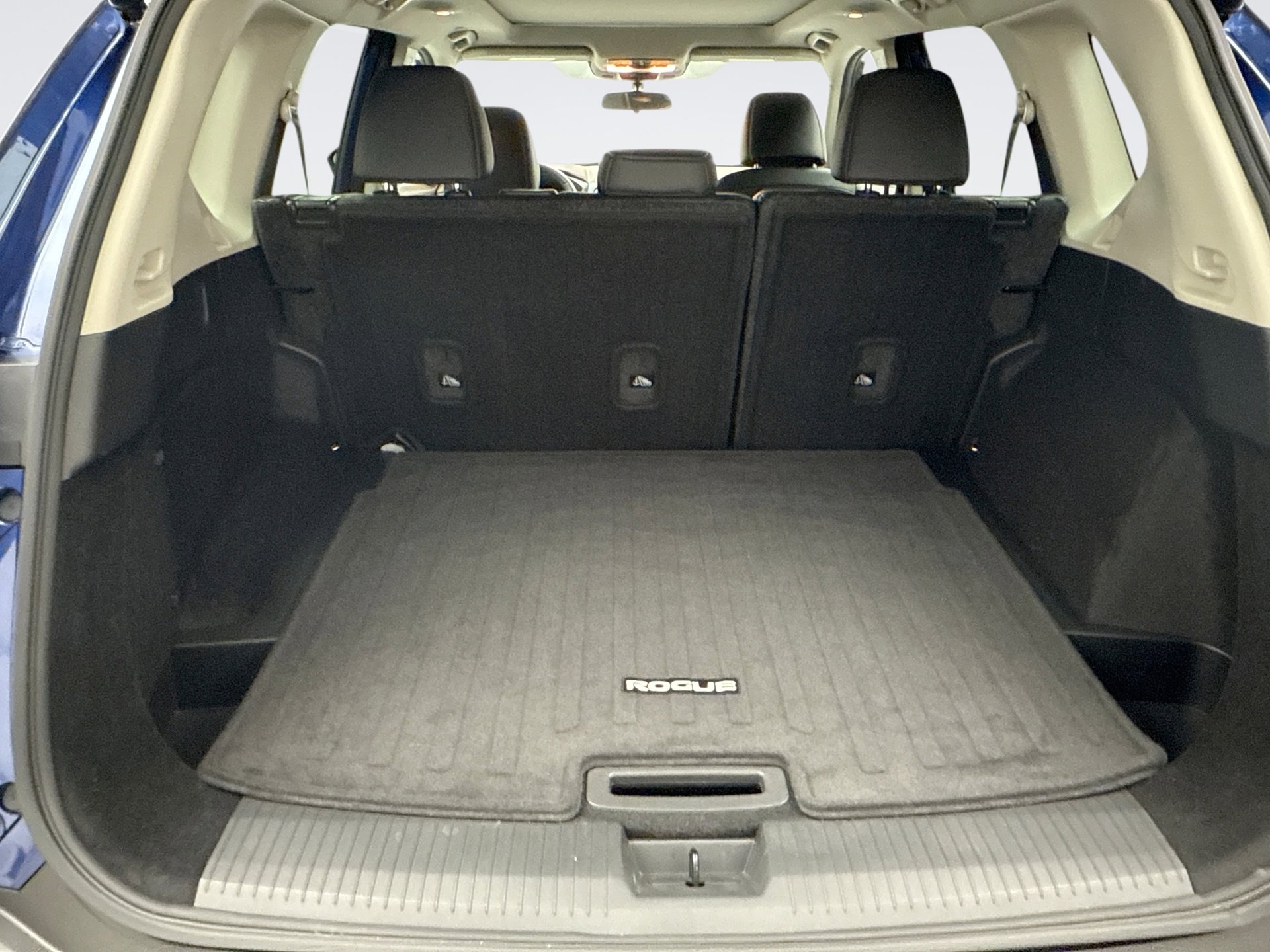 Used 2023 Nissan Rogue SV w/ SV Premium B Package image 20