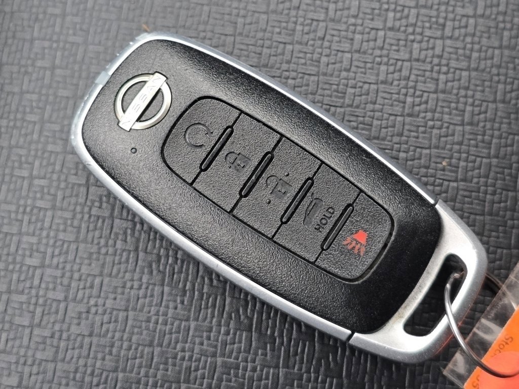 Used 2023 Nissan Rogue SV w/ SV Premium B Package image 34