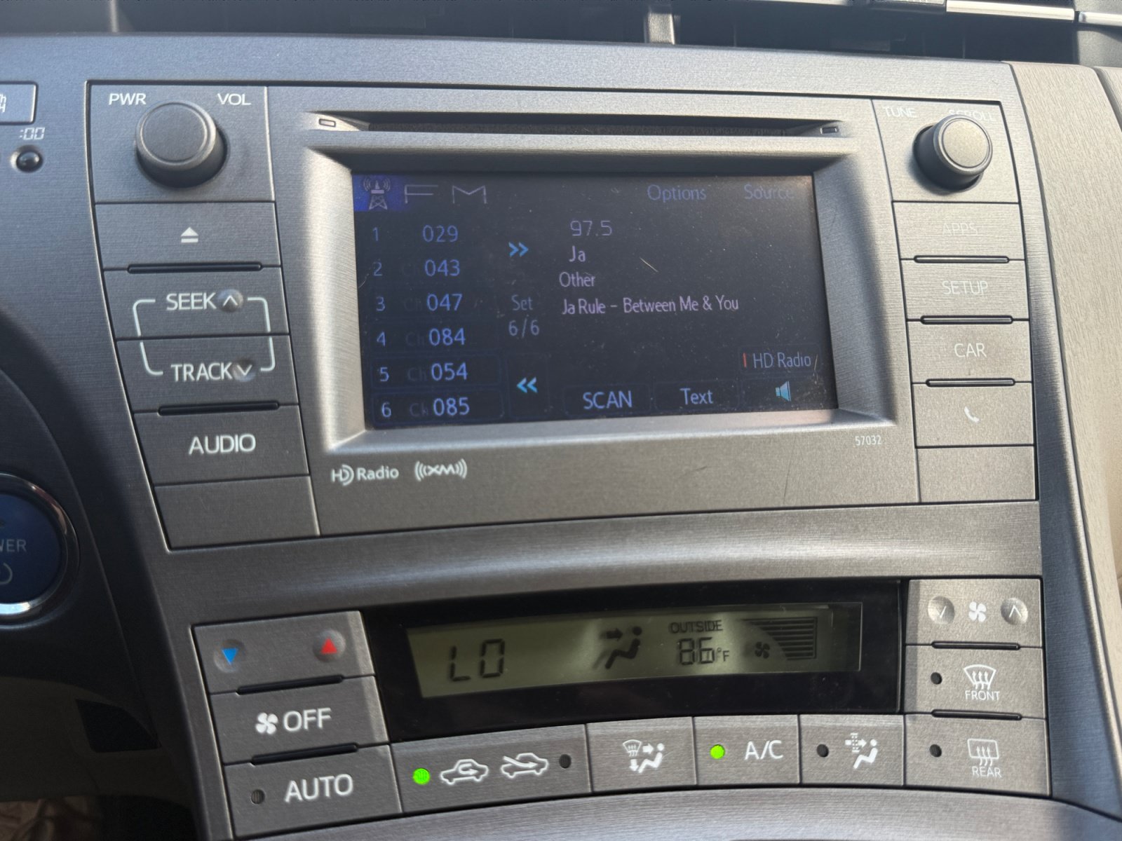 Used 2012 Toyota Prius Three w/ Solar Roof Pkg FWD image 22