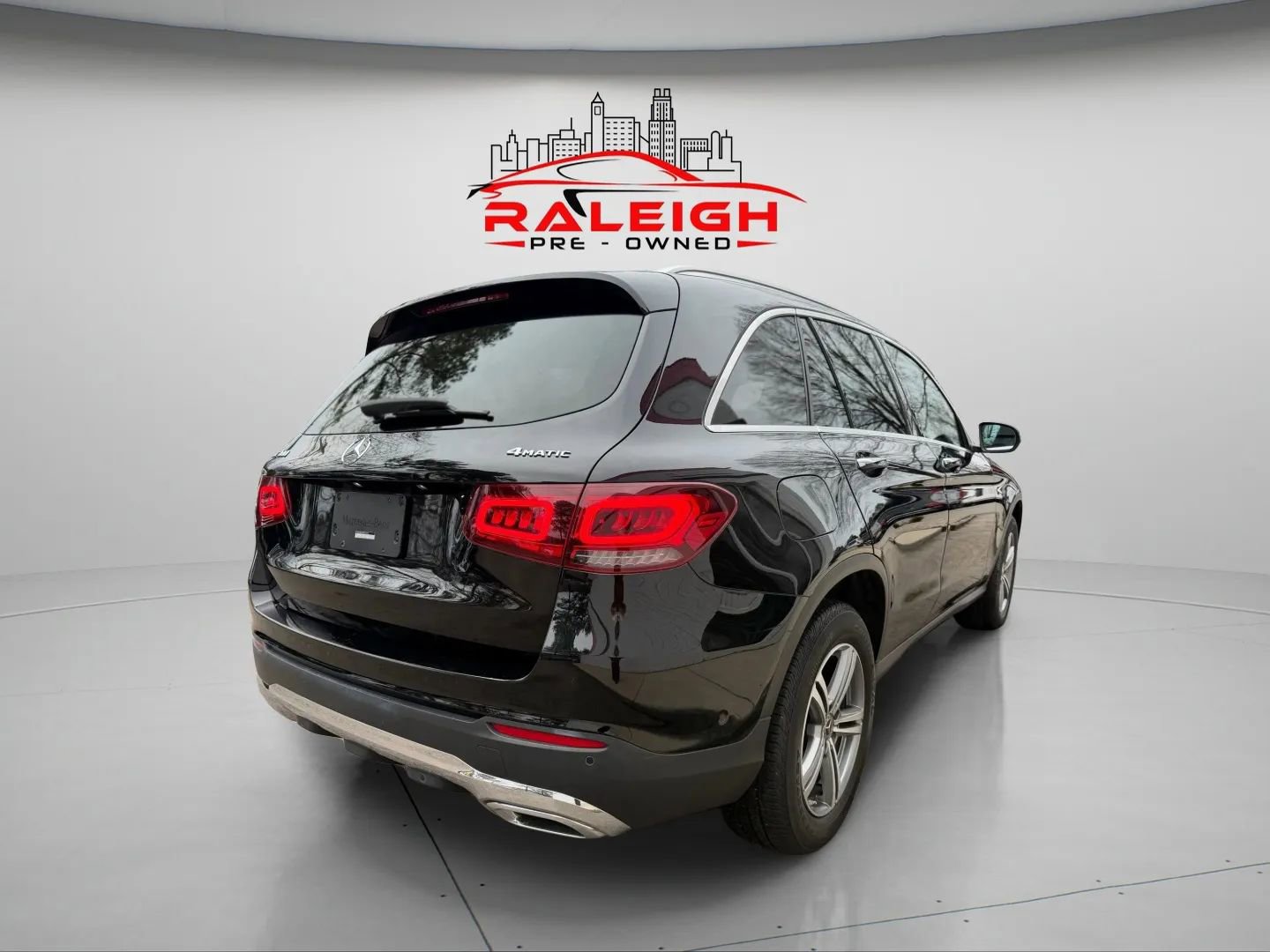 Used 2021 Mercedes-Benz GLC 300 4MATIC image 5