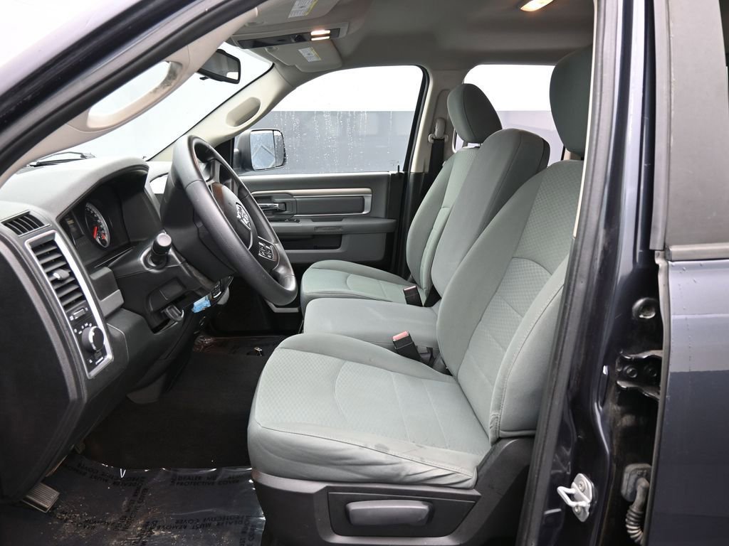 Used 2014 RAM 1500 Classic SLT image 33