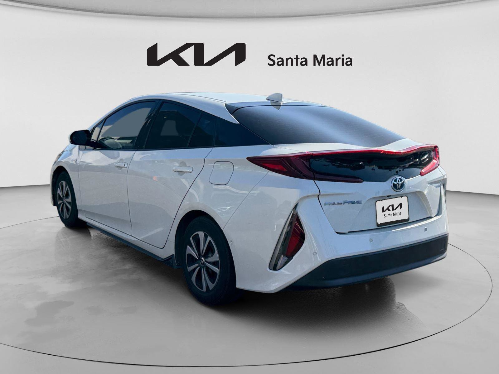 Used 2017 Toyota Prius Prime Advanced w/ Carpet Mat Package FWD image 6