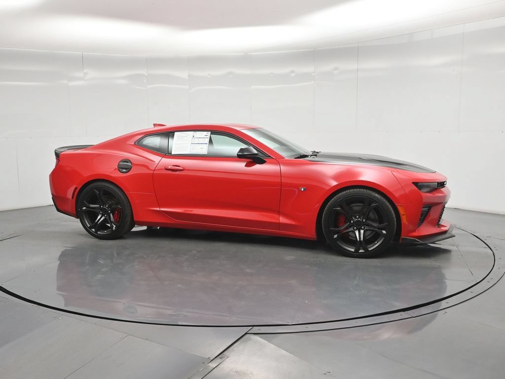 Used 2018 Chevrolet Camaro SS RWD image 21