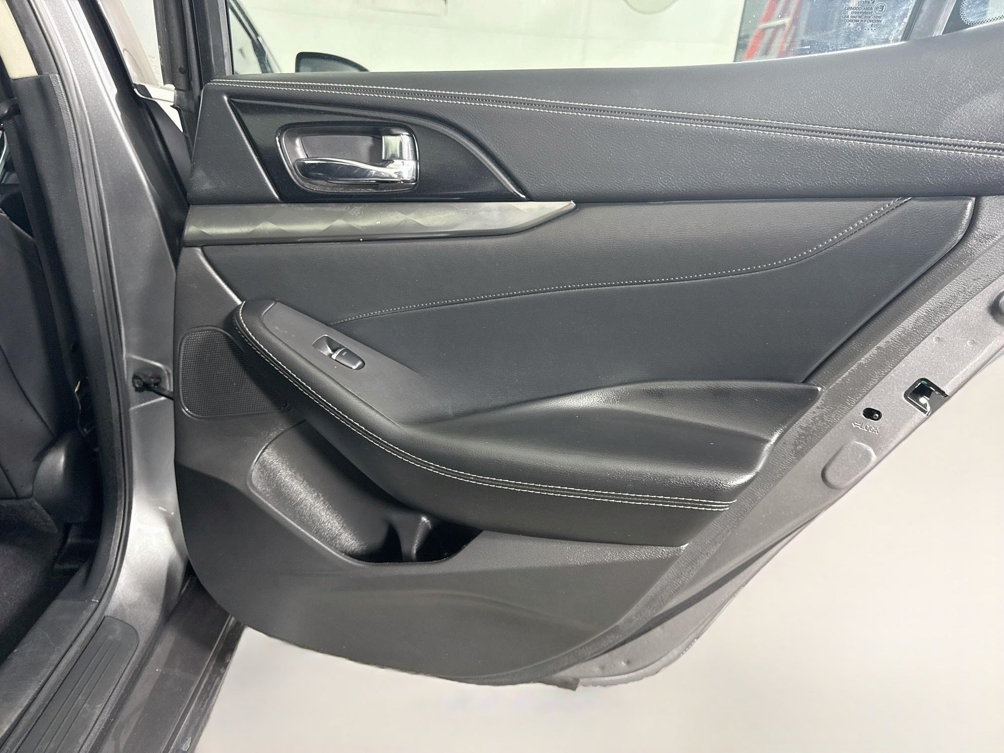 Used 2023 Nissan Maxima SV w/ Floor Mat Group FWD image 28