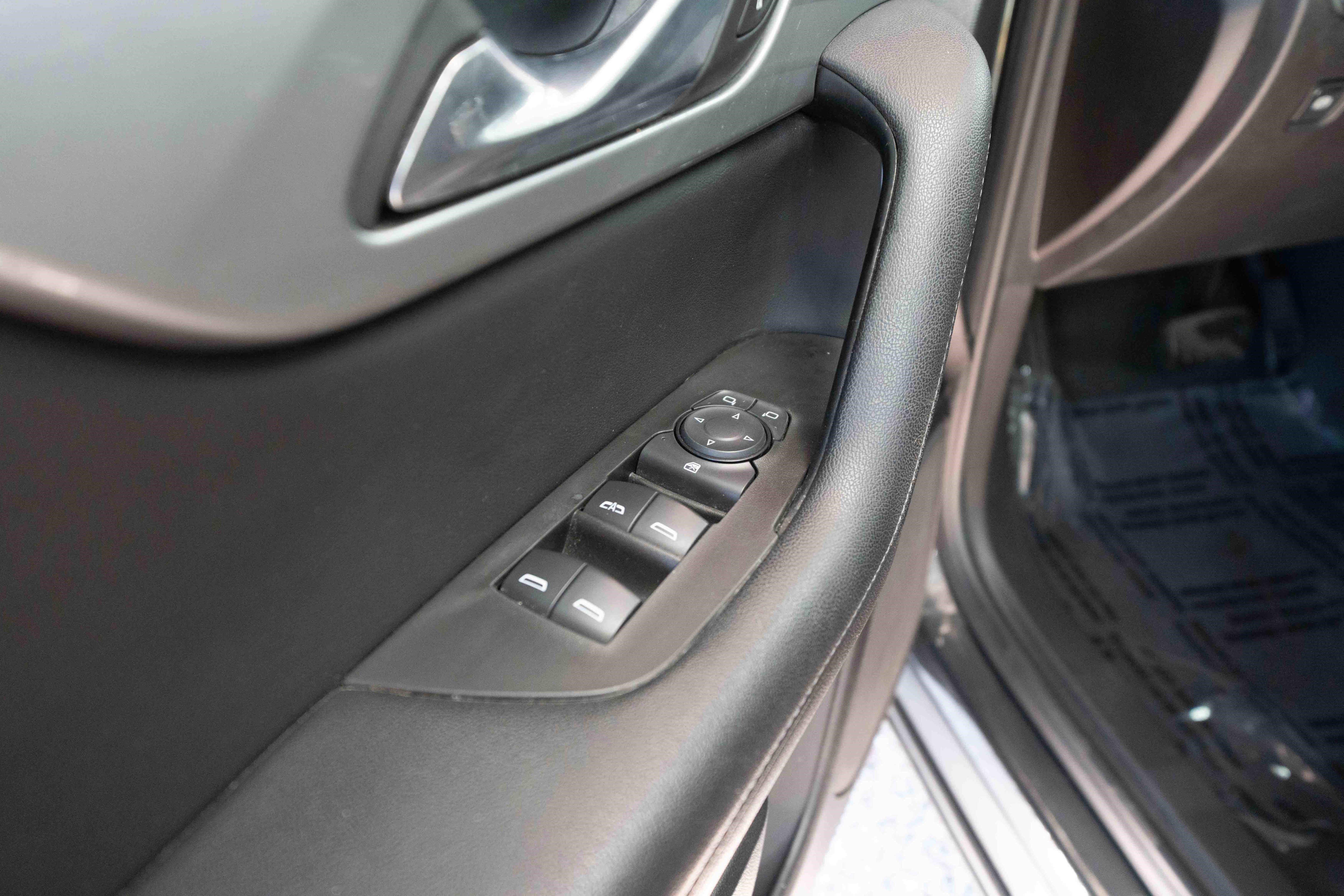 Used 2020 Chevrolet Blazer LT image 7