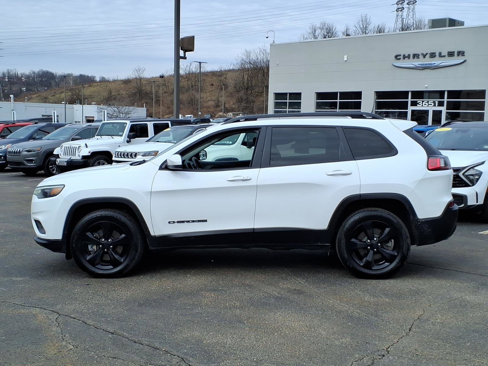Certified 2020 Jeep Cherokee Latitude Plus image 2