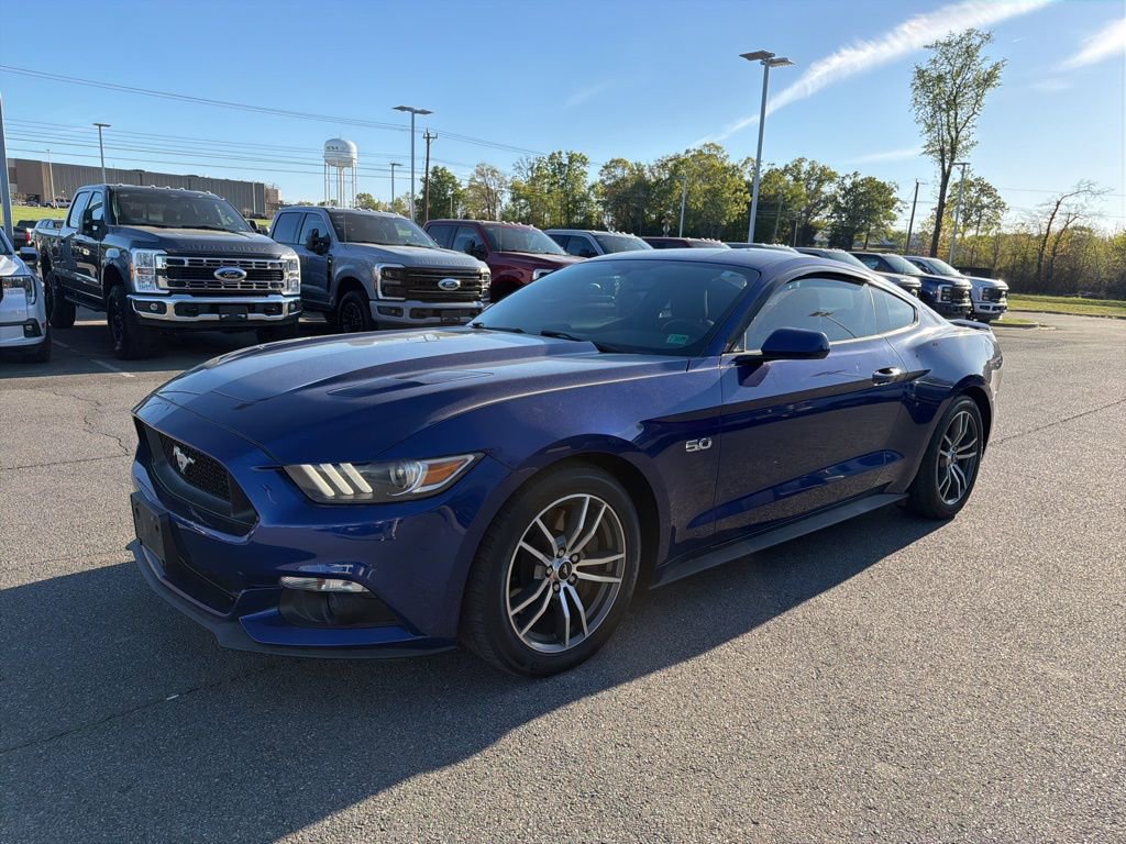 Used 2015 Ford Mustang GT image 3