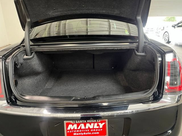Used 2013 Chrysler 300 C RWD image 17